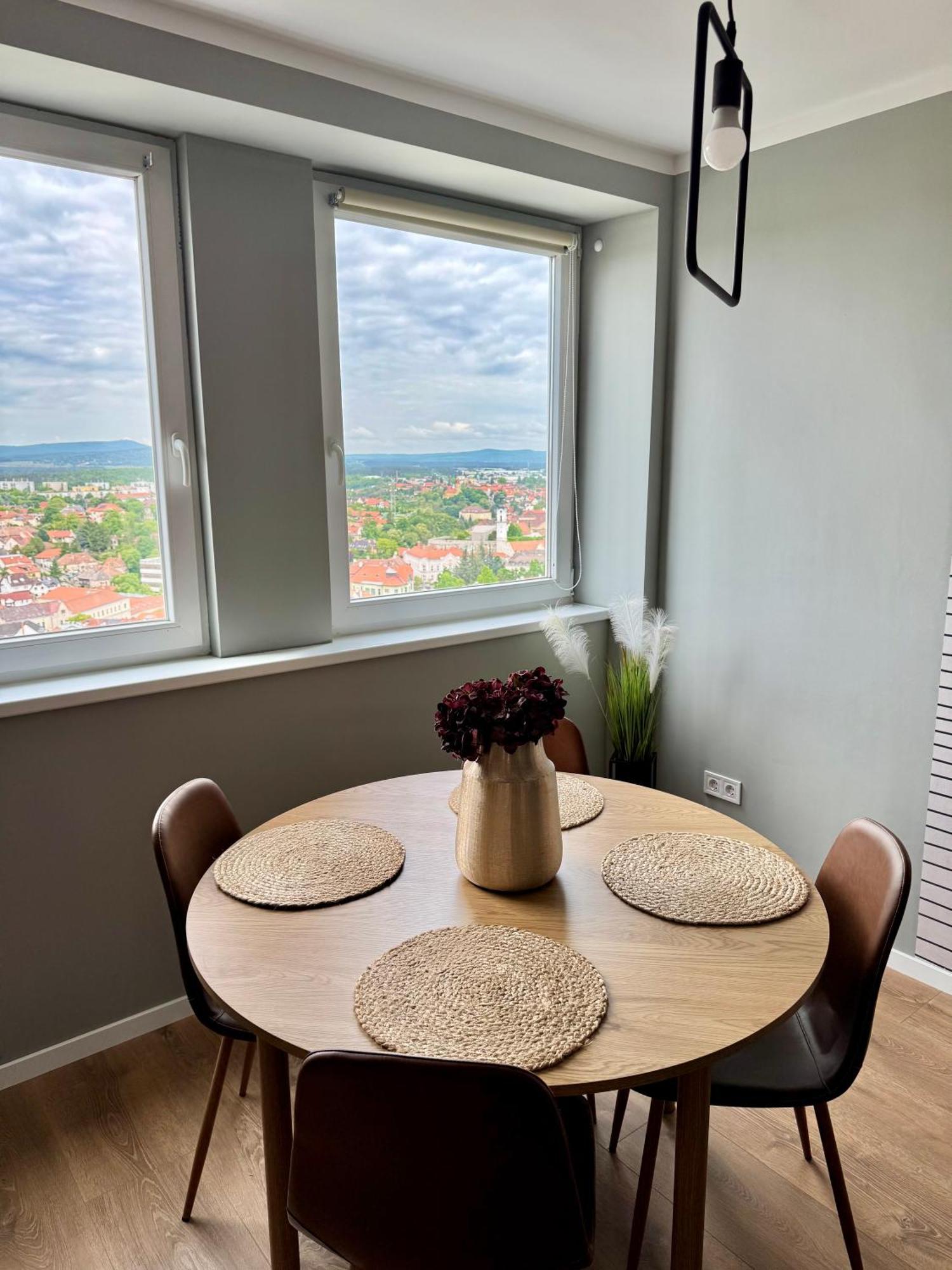 Panorama View Deluxe Apartment Veszprem Exterior photo